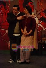 Rishi, Kapoor Neetu Singh on the sets of Taarak Mehta Ka Oolta Chasma in Kandivili on 29th Sept 2010 (28).JPG